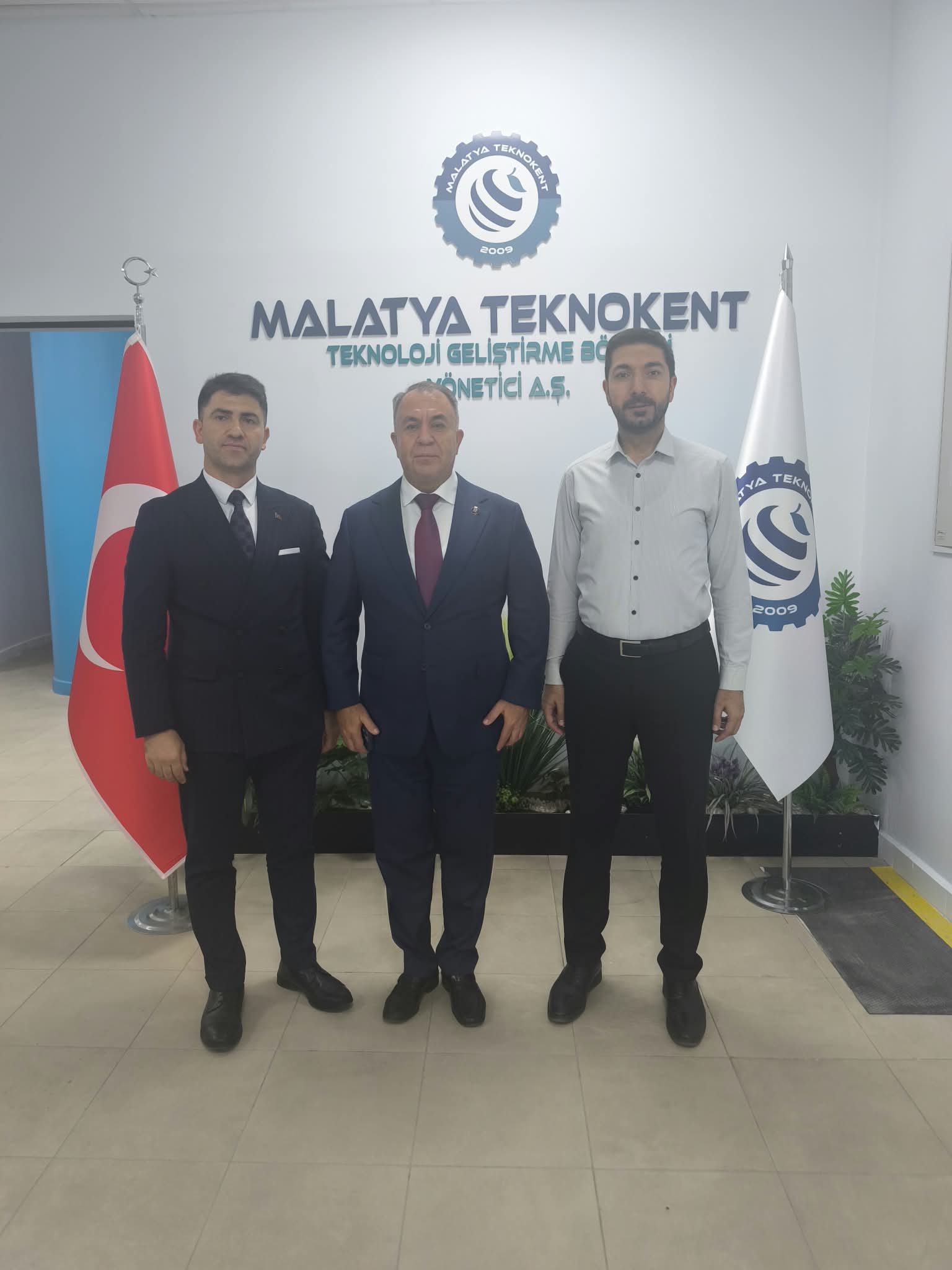 Prof. Dr. Sadık Kurbanov Malatya Teknokenti ziyaret etti. 