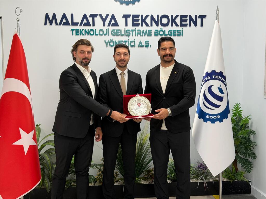 Taha Akgül Malatya Teknokenti ziyaret etti. 
